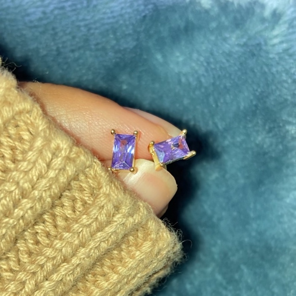 Purple cubic zirconia stud